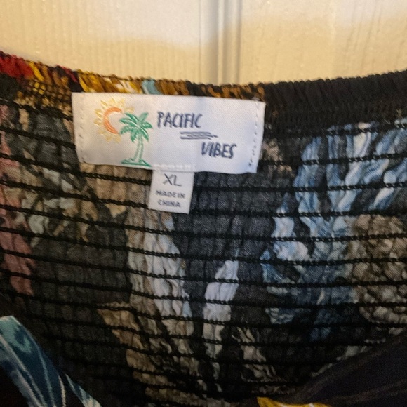 Pacific Vibes Women's dress size X-Large - Picture 12 of 13